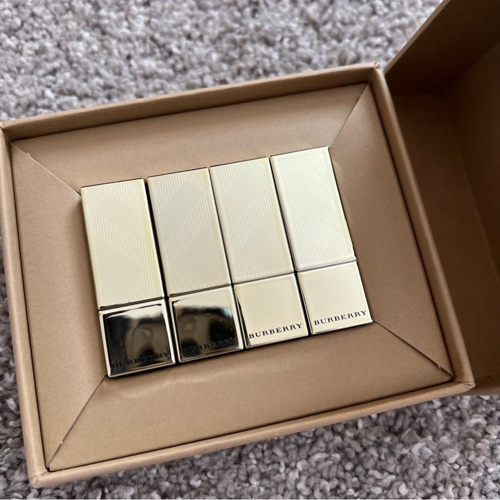 Burberry lipstick gift set NWT